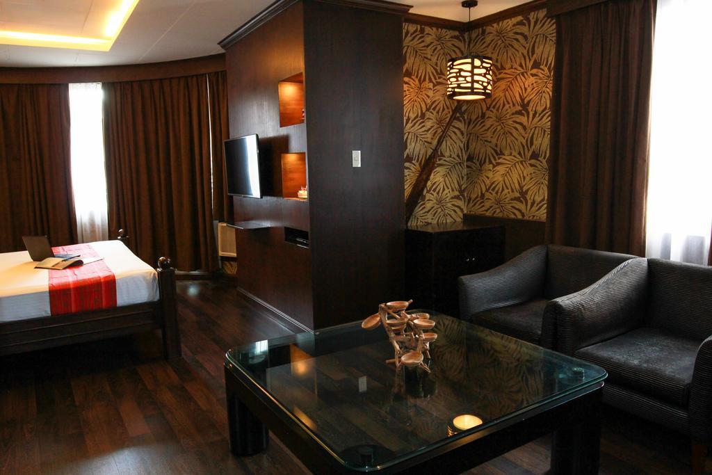 Best Western Hotel La Corona Manila Exterior foto