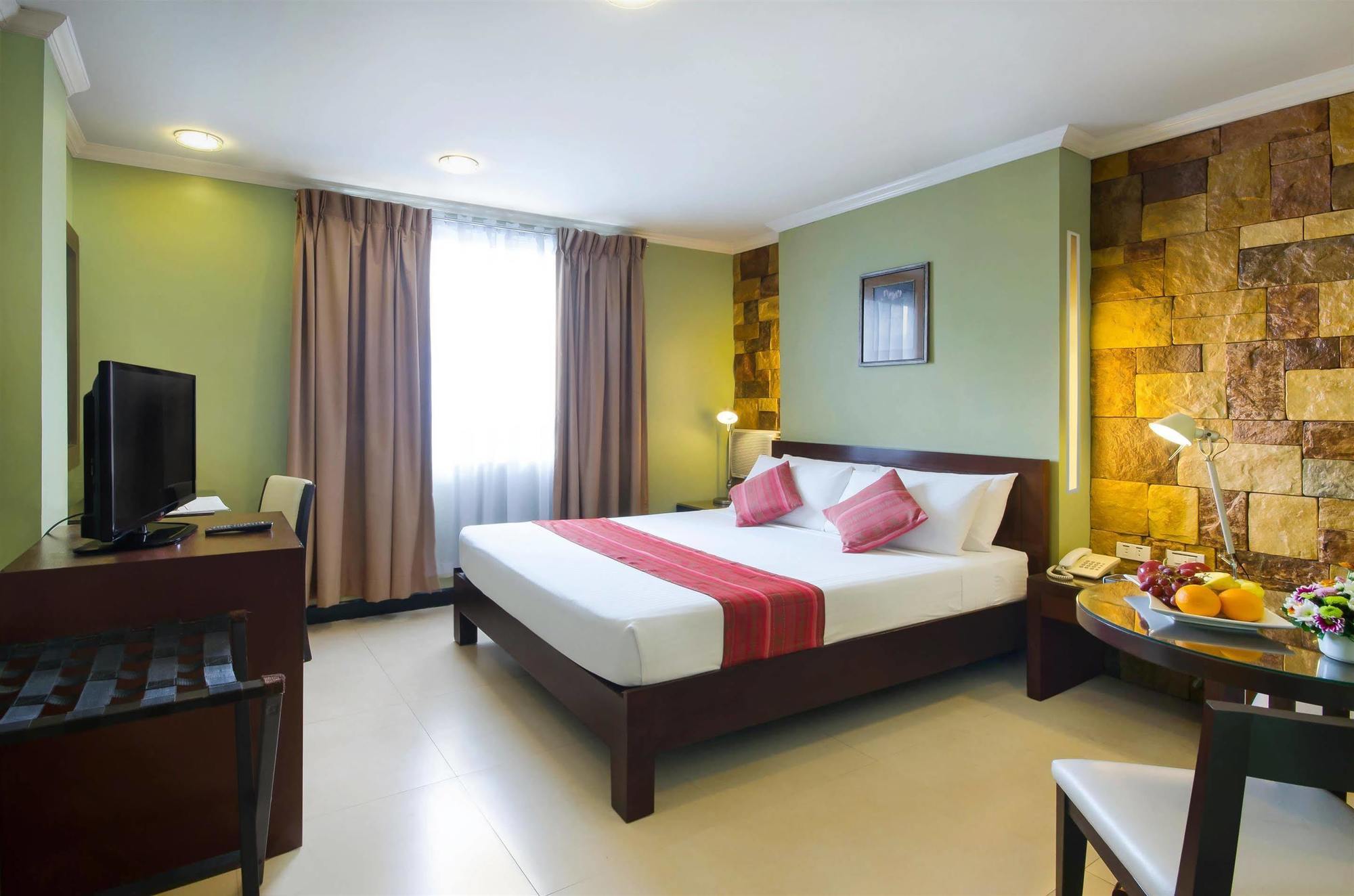 Best Western Hotel La Corona Manila Exterior foto