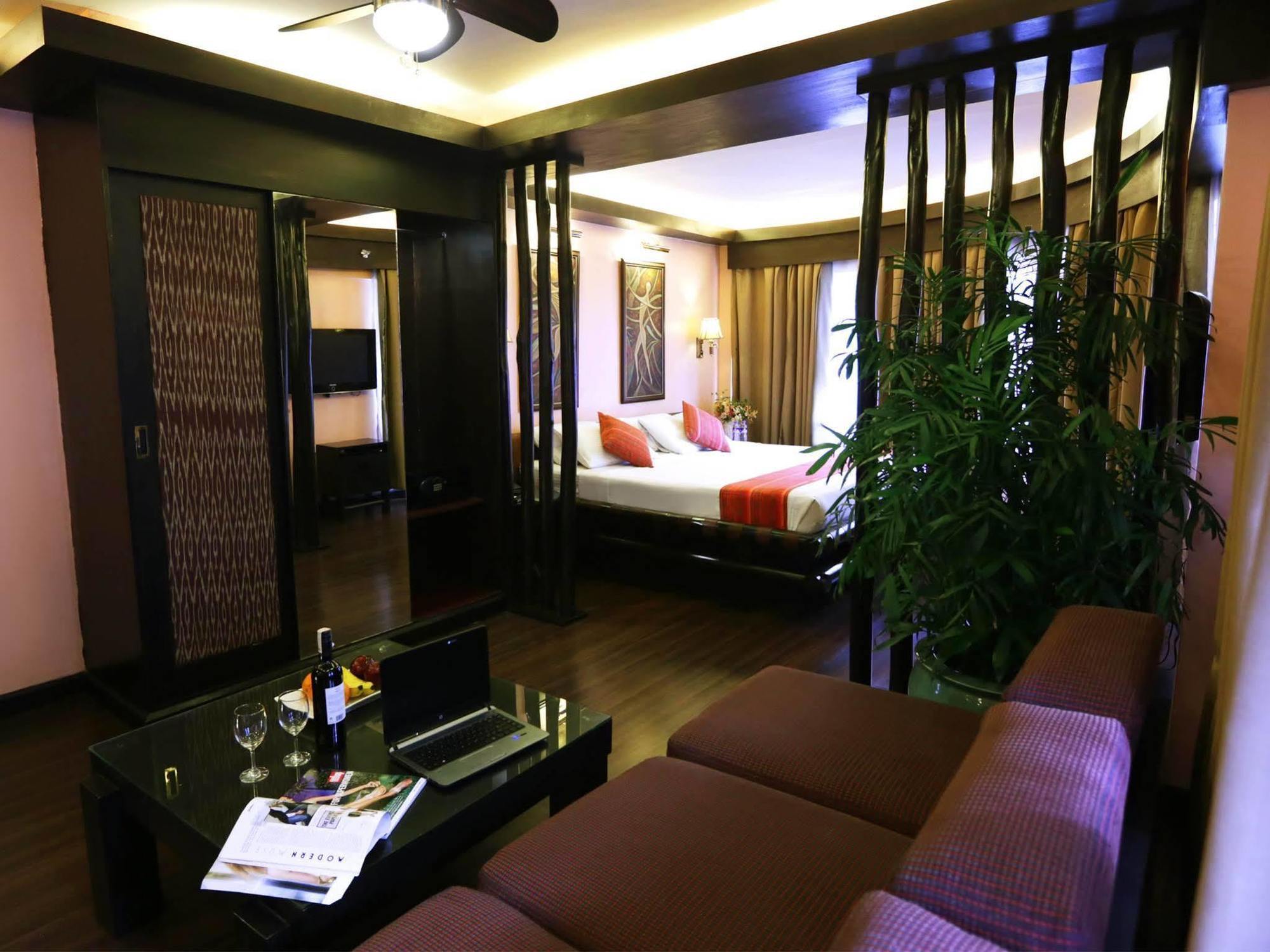 Best Western Hotel La Corona Manila Exterior foto